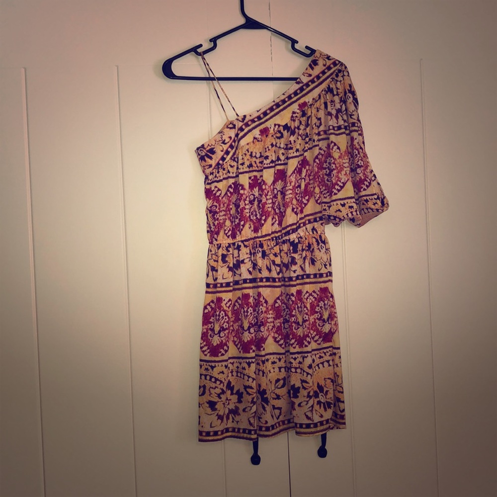 One shoulder dress